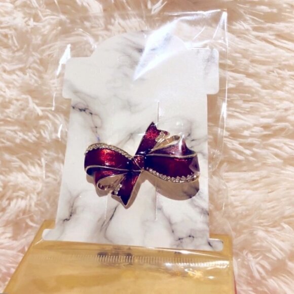 jones New York Gold-Tone Gift Bow Brooch - Picture 3 of 5